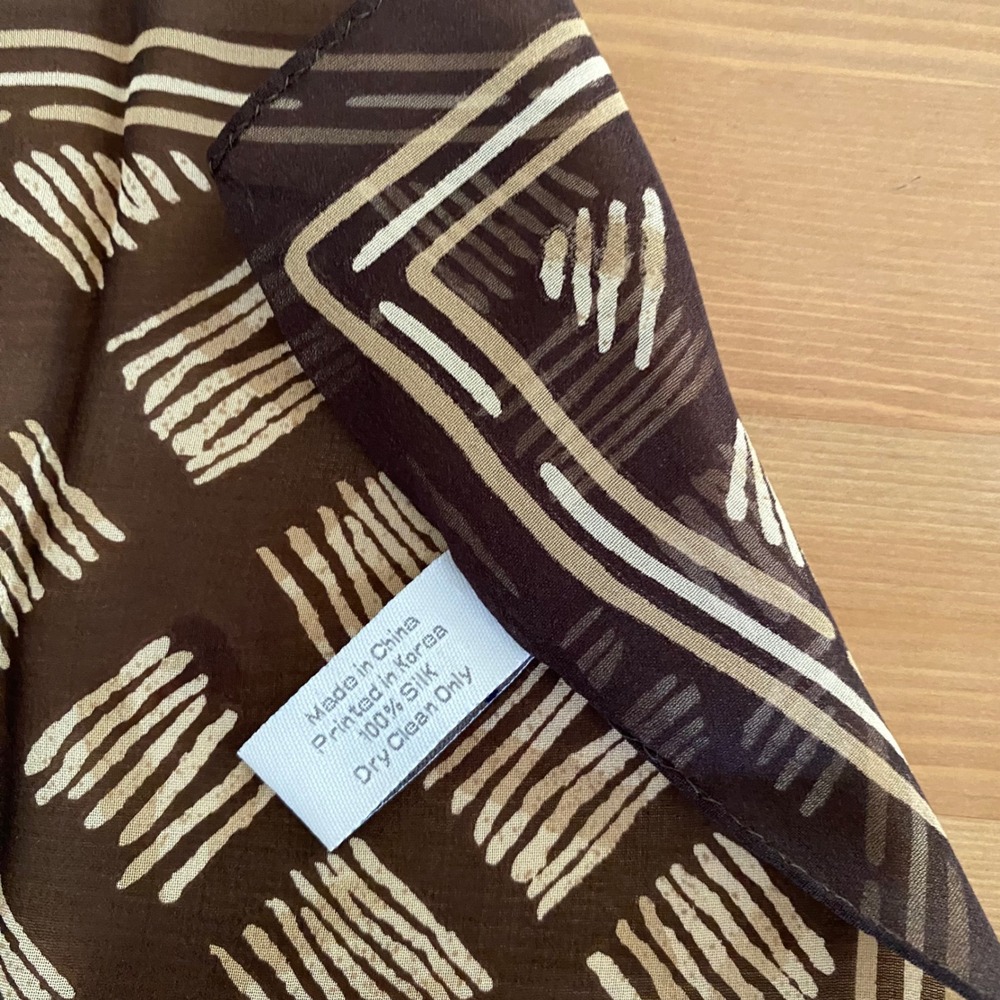 VTG Loft Ann Taylor Brown Cream Abstract Hatch Mark Print 100% Silk Square Scarf - Picture 4 of 10